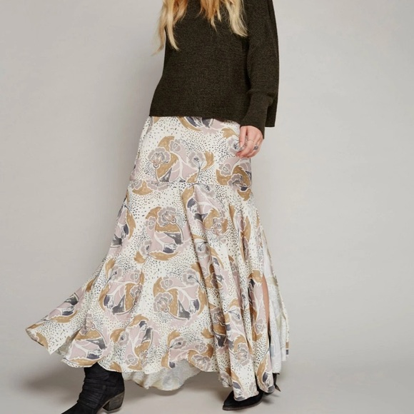 Free People Dresses & Skirts - Free People / Pebble Crepe Maxi Skirt / Boho Floral Thigh High Slit Sz 2